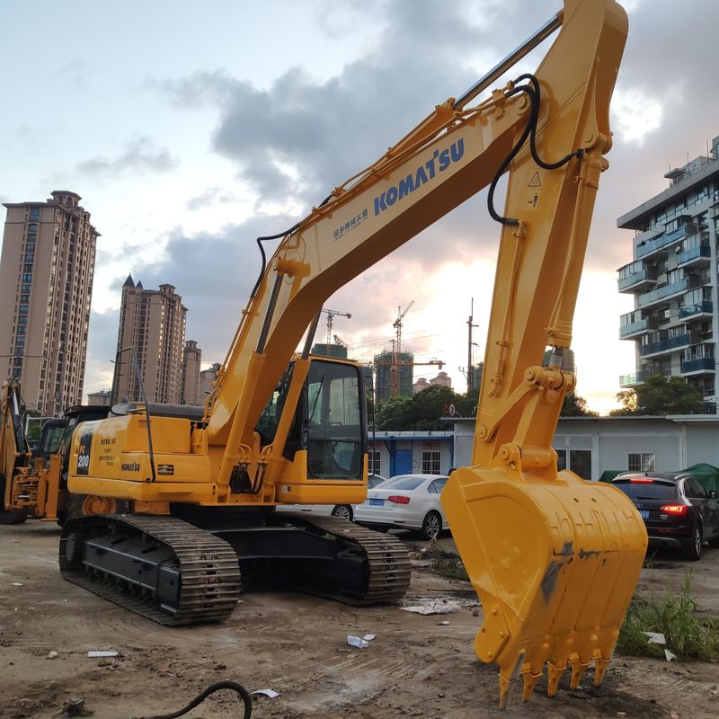 Χρησιμοποιούμενος εξορυκτής Komatsu PC200-7 μεταχειρισμένος εξορυκτής 20 τόνων μεσαίου τύπου