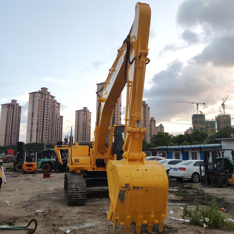Χρησιμοποιούμενος εξορυκτής Komatsu PC200-7 μεταχειρισμένος εξορυκτής 20 τόνων μεσαίου τύπου