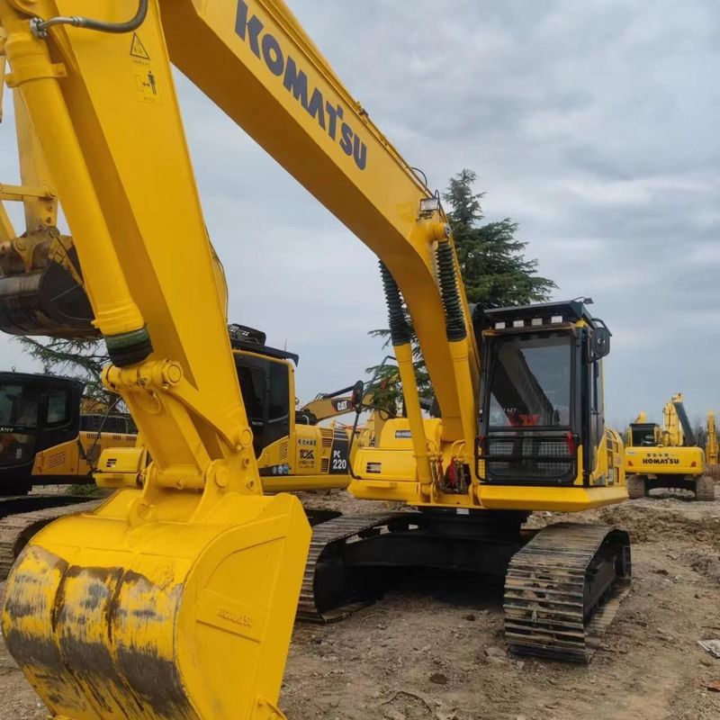 Χρησιμοποιούμενος εξορυκτής Komatsu PC220-8 μεταχειρισμένος εξορυκτής 22 τόνων μεσαίου τύπου