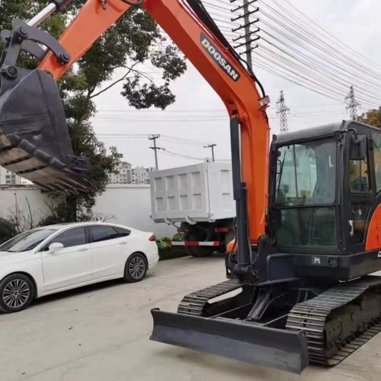 Χρησιμοποιούμενος Doosan Digger DX55 μεταχειρισμένος 5.5ton μικρού τύπου Mini Crawler Excavator