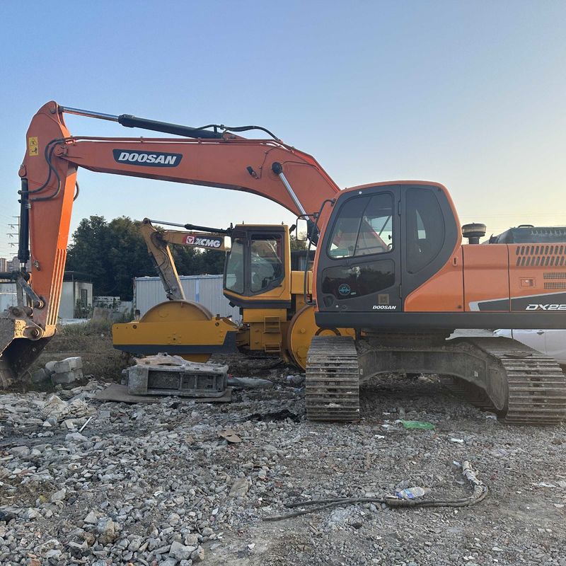 Χρησιμοποιούμενος εξορυκτής Doosan DX220 μεταχειρισμένος εξορυκτής μεσαίου τύπου 22 τόνων
