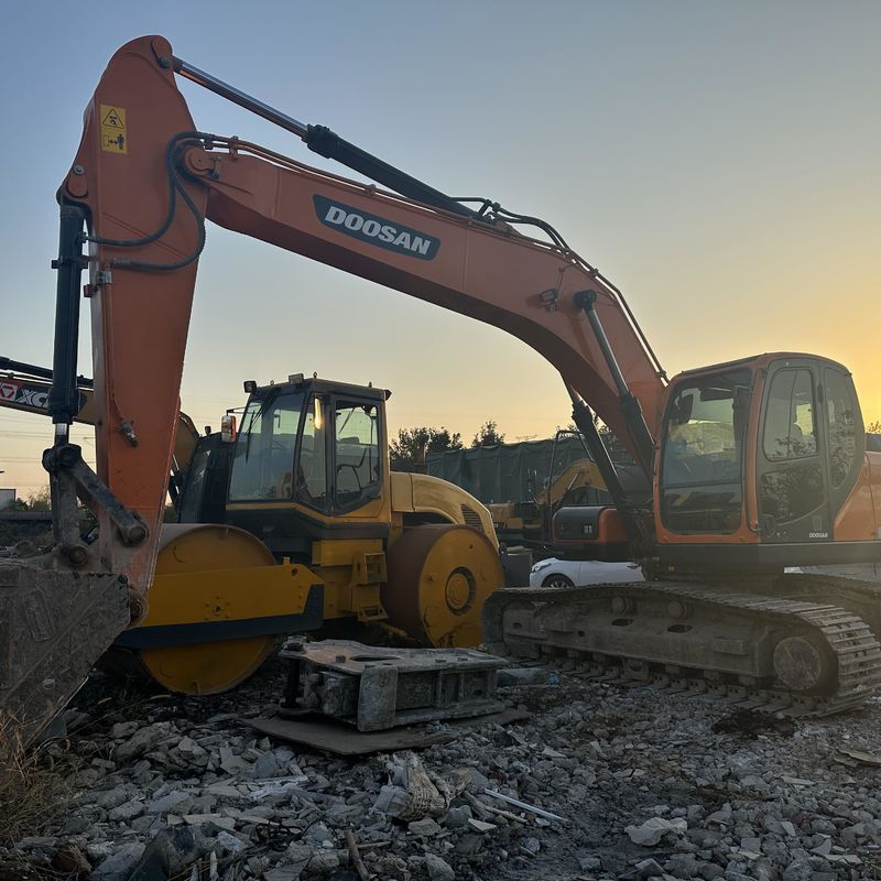 Χρησιμοποιούμενος εξορυκτής Doosan DX220 μεταχειρισμένος εξορυκτής μεσαίου τύπου 22 τόνων