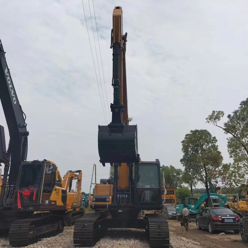 Χρησιμοποιούμενο SANY Digger SY235C μεταχειρισμένο 23.5 σε μεσαίου τύπου σκάφος