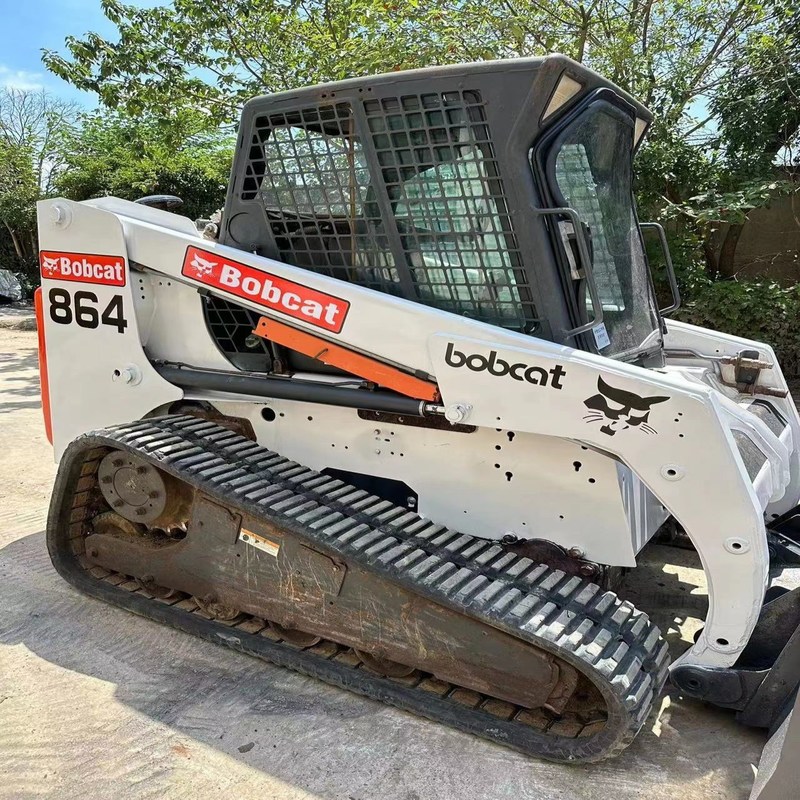 Bob 864 Μεταχειρισμένο Skid Steer Loader Machine for Landscape Site 10,6km/h 53,7KW