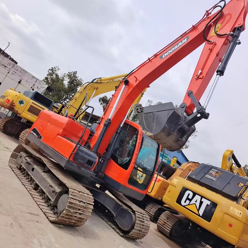 Χρησιμοποιημένος Doosan Digger DX140LC μεταχειρισμένος 14ton Μέσος τύπος Crawler Excavator 71kw