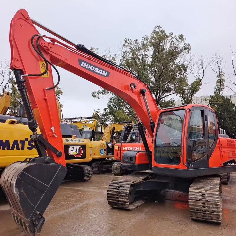 Χρησιμοποιημένος Doosan Digger DX140LC μεταχειρισμένος 14ton Μέσος τύπος Crawler Excavator 71kw