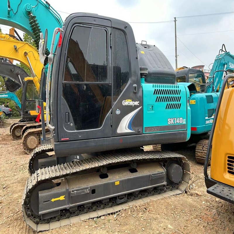 Χρησιμοποιημένος Kobelco Digger SK140 μεταχειρισμένος 14ton μικρού τύπου σκαφιστής 74kw