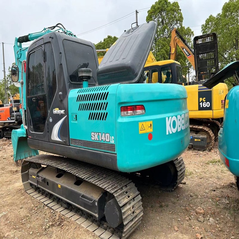 Χρησιμοποιημένος Kobelco Digger SK140 μεταχειρισμένος 14ton μικρού τύπου σκαφιστής 74kw