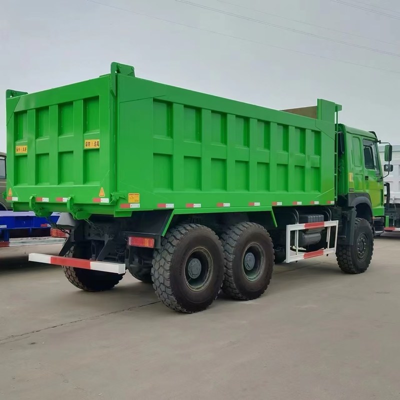 Χρησιμοποιημένο φορτηγό Howo 371hp Sinotruk Howo 6x6 Tipper 6 Wheeler χειροκίνητο ντίζελ