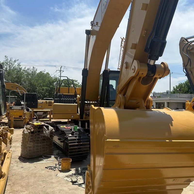 Χρησιμοποιούμενος εξορυκτής CAT 330GC 30 τόνων Crawler Digger 151kw με 1.6m3 κουβά