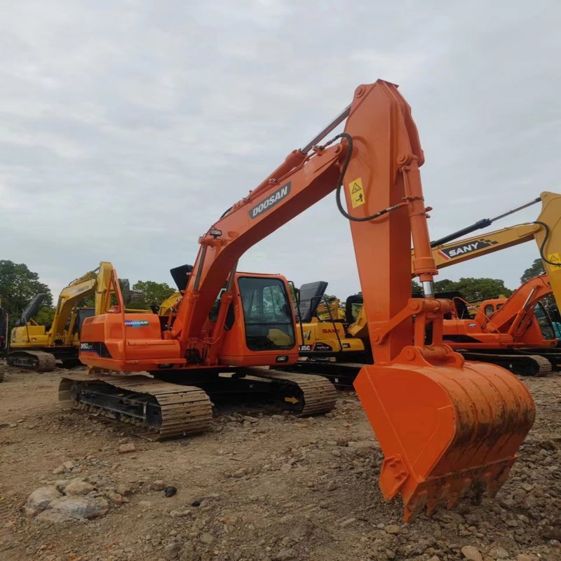 Χρησιμοποιημένος Doosan Digger DX150LC μεταχειρισμένος 15ton μεσαίου τύπου Excavator Crawler 74kw