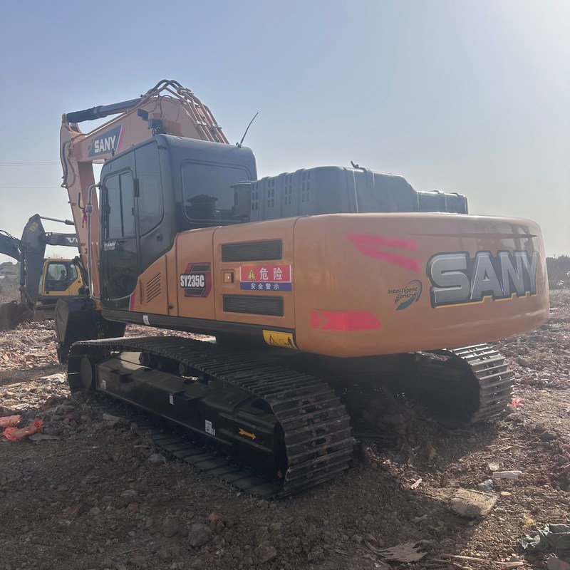 Χρησιμοποιούμενο SANY Digger SY235C μεταχειρισμένο 23.5 σε μεσαίου τύπου σκάφος 128.5kw