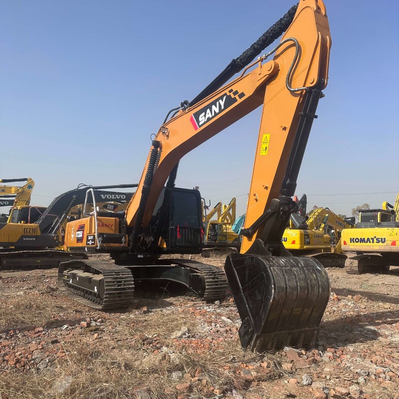 Χρησιμοποιούμενο SANY Digger SY235C μεταχειρισμένο 23.5 σε μεσαίου τύπου σκάφος 128.5kw