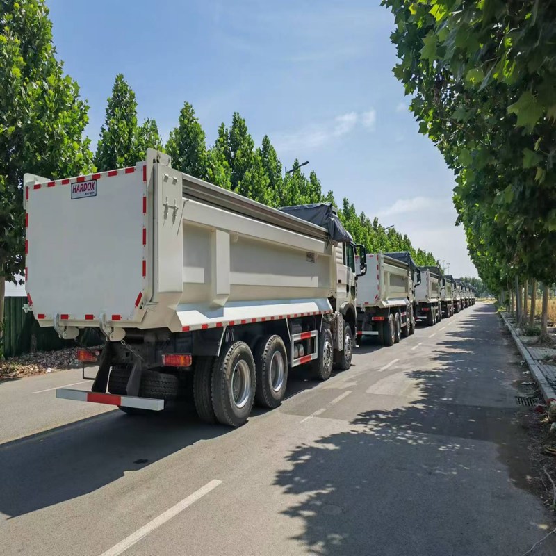 Χρησιμοποιημένο φορτηγό Howo TX Sinotruk Howo 8x4 Tipper 12 Wheeler χειροκίνητο ντίζελ