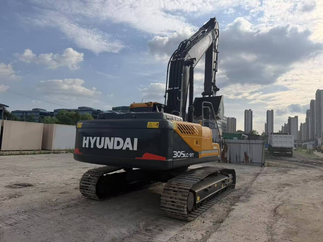 Χρησιμοποιούμενο Hyundai Digger R305LC-9T Χρησιμοποιούμενο 30.2ton Crawler Excavator 196kw με 1.38m3 κουβά