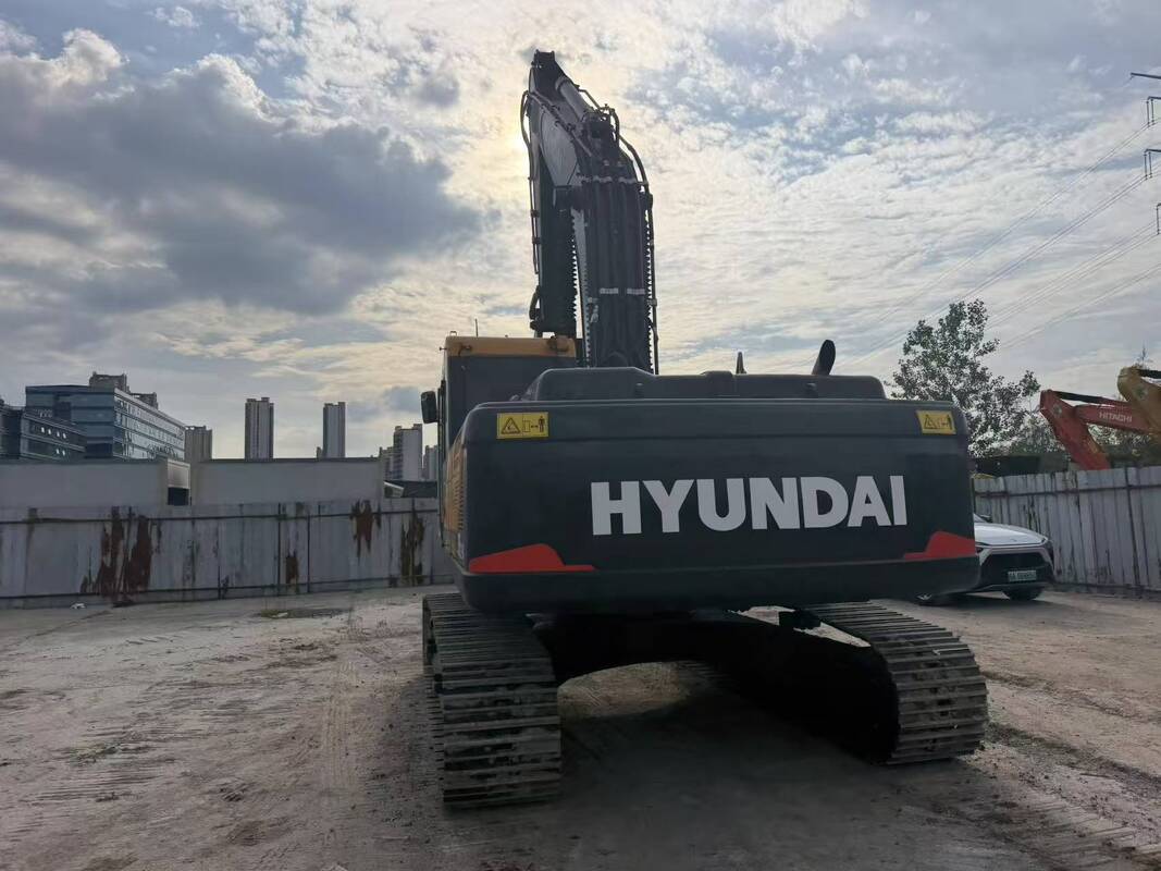 Χρησιμοποιούμενο Hyundai Digger R305LC-9T Χρησιμοποιούμενο 30.2ton Crawler Excavator 196kw με 1.38m3 κουβά